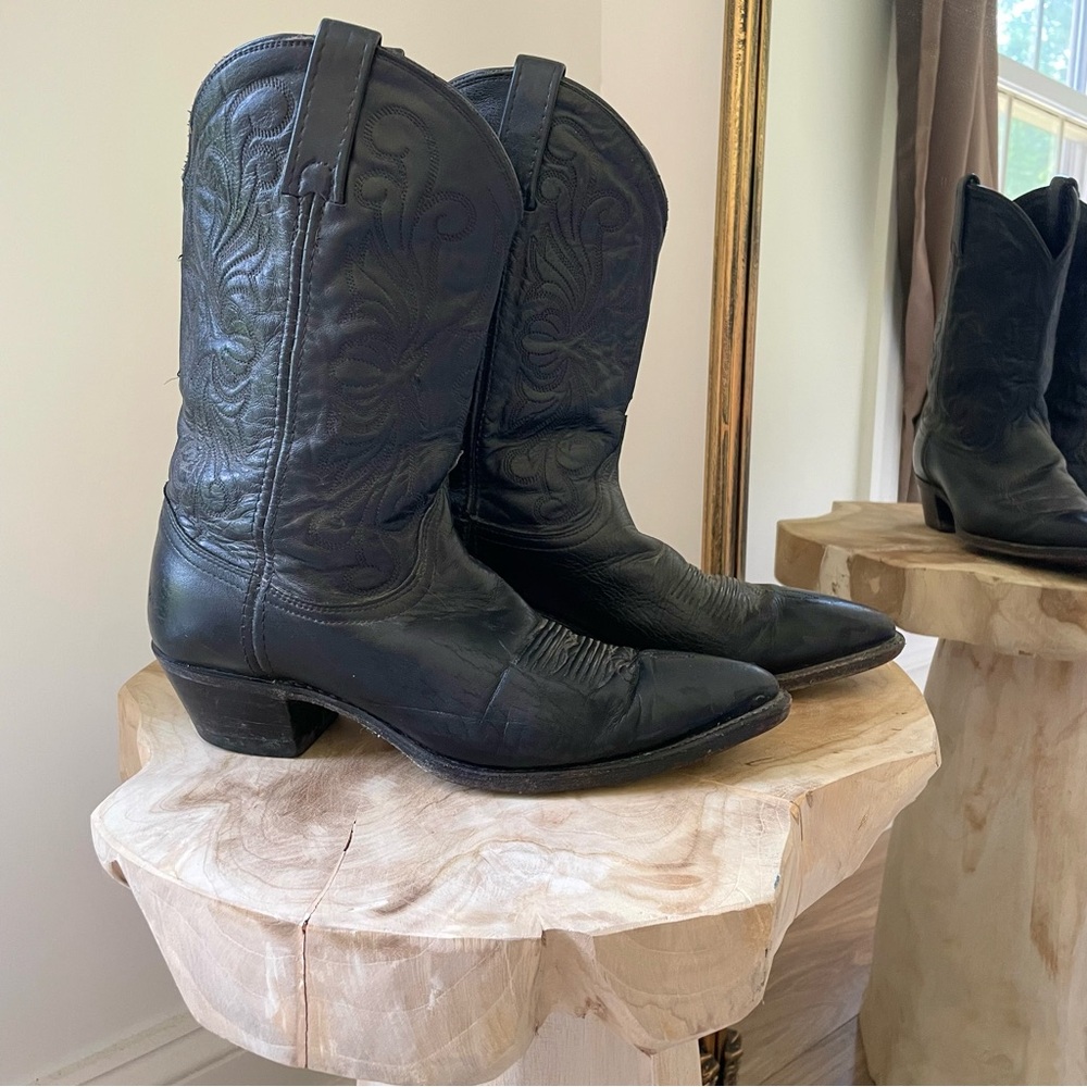 Vintage Leather Embroidered Western Cowboy Boots in Black - 8.5